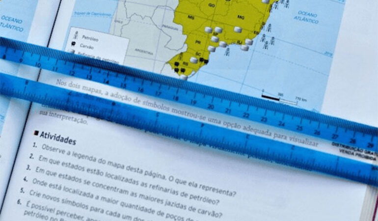 régua com guia de leitura para dislexia